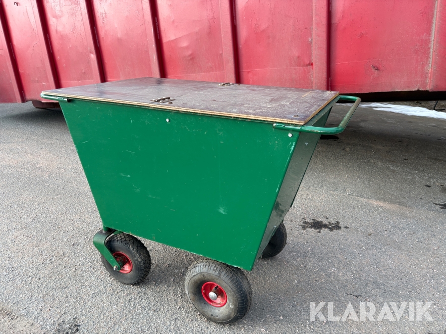 Fodervagn Hörby Bruk L4 2 delad med lock , 400L