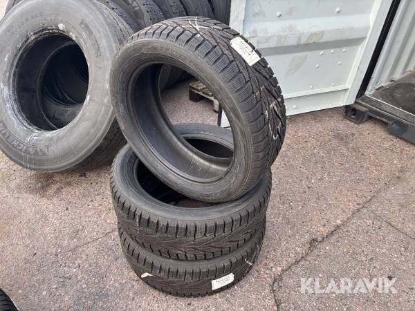 Personbilsdäck Nokian Hakkapeliitta R2 235/50R19 3st