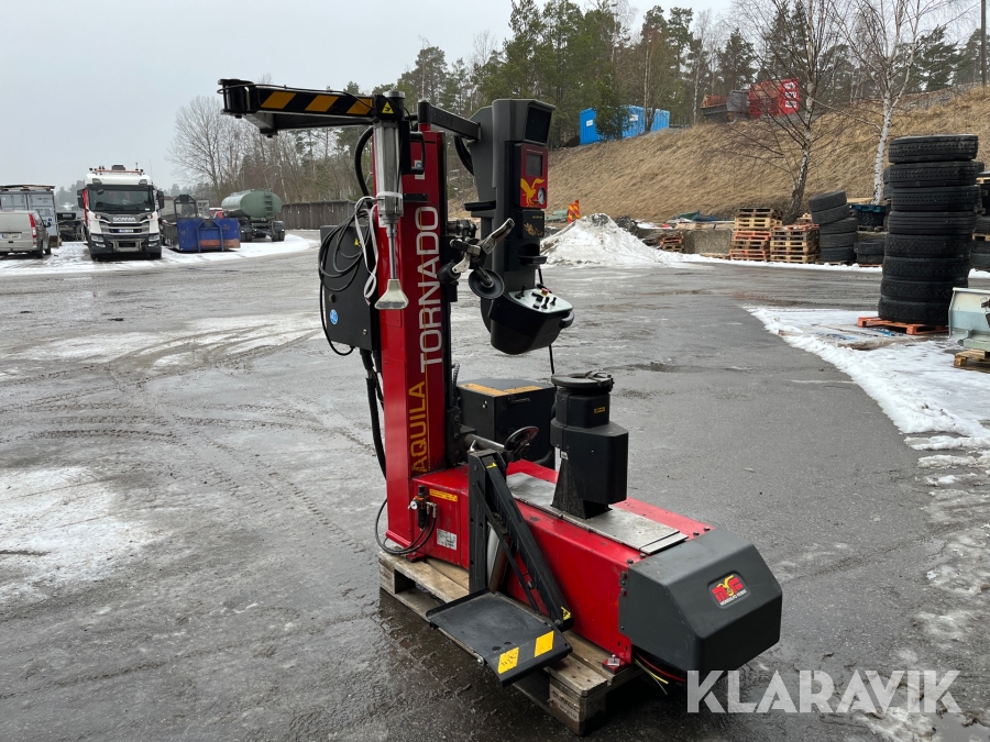 Däckmonteringsmaskin för personbil Mondolfo Ferro Aquila Tornado Super 200