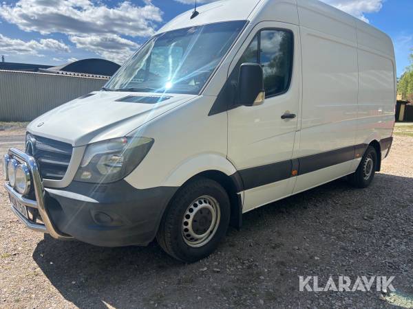 Skåpbil Mercedes-Benz Sprinter 316 med vinsch