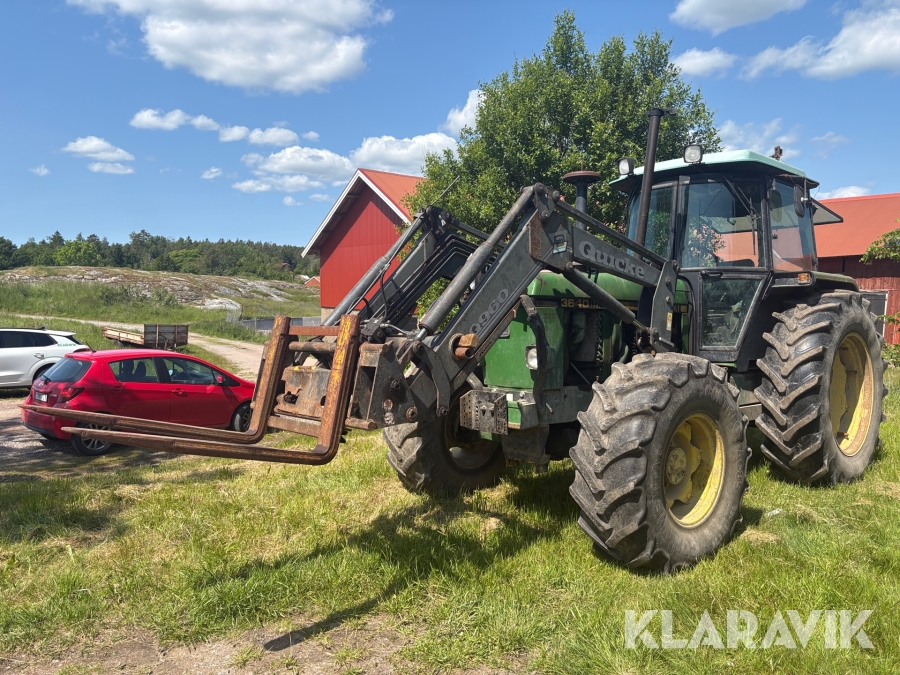 Traktor John Deere 3640 med frontlastare, 2st redskap