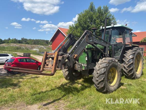 Traktor John Deere 3640 med frontlastare, 2st redskap