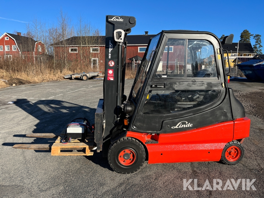 Truck Linde E30-2 nya batterier