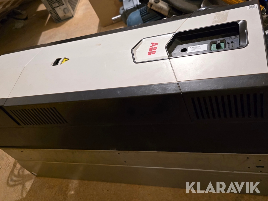Frekvensomvandlare ABB ACS880-11-032A-3+0J400+K470