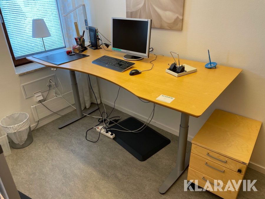 Skrivbord Kinnarps 3 st