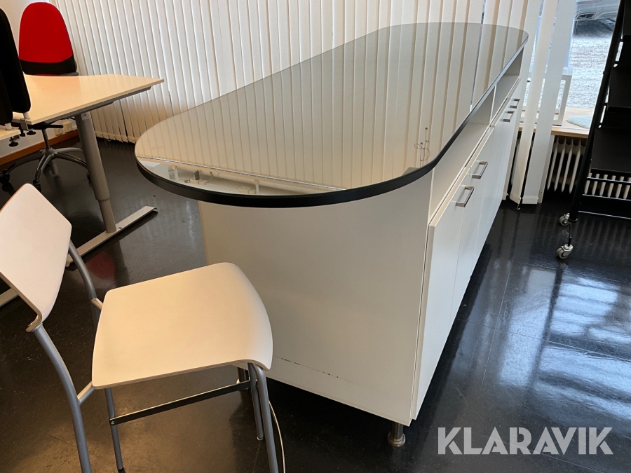 Kunddisk med förvaring   medföljer stol