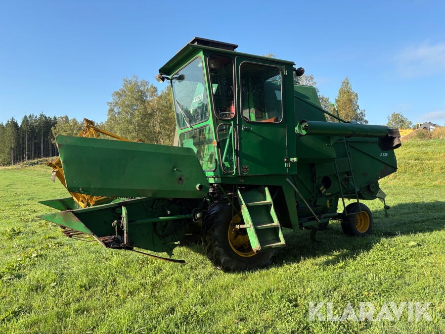 Skördetröska Volvo BM S 830 9ft