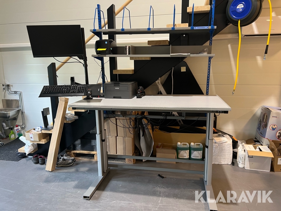 Packbord med dator, scanner och skrivare höj & sänkbart