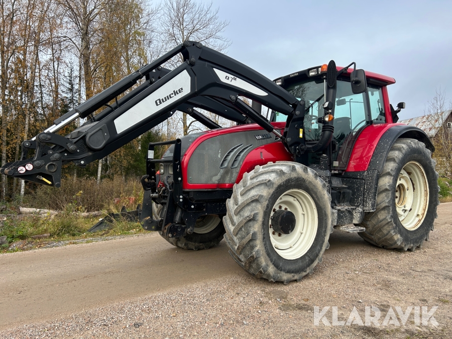 Traktor Valtra T202 med lastare