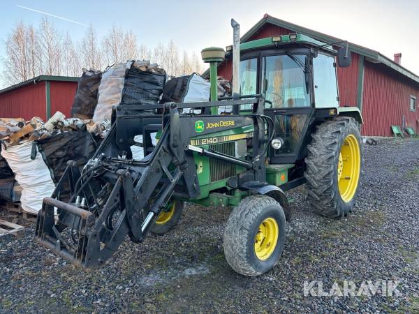 Traktor John Deere 2140 med frontlastare