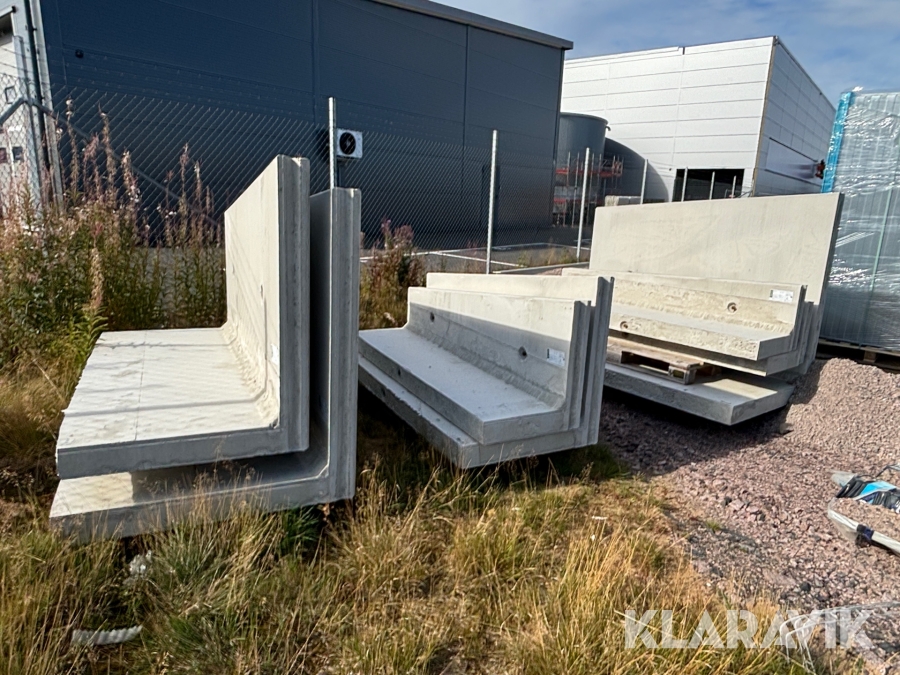 Mur av kantelement St erics