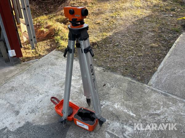 Avvägnings instrument Wild med stativ