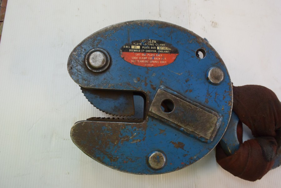 Plåthandske / skruvstäd