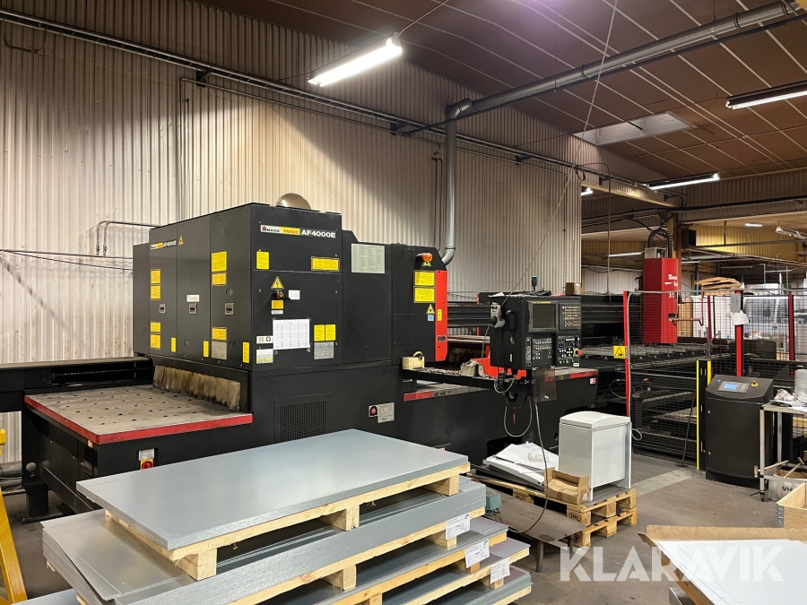 Laserskärare CO2 AMADA AF4000E (LC 2415 A3) med smartloader 1530