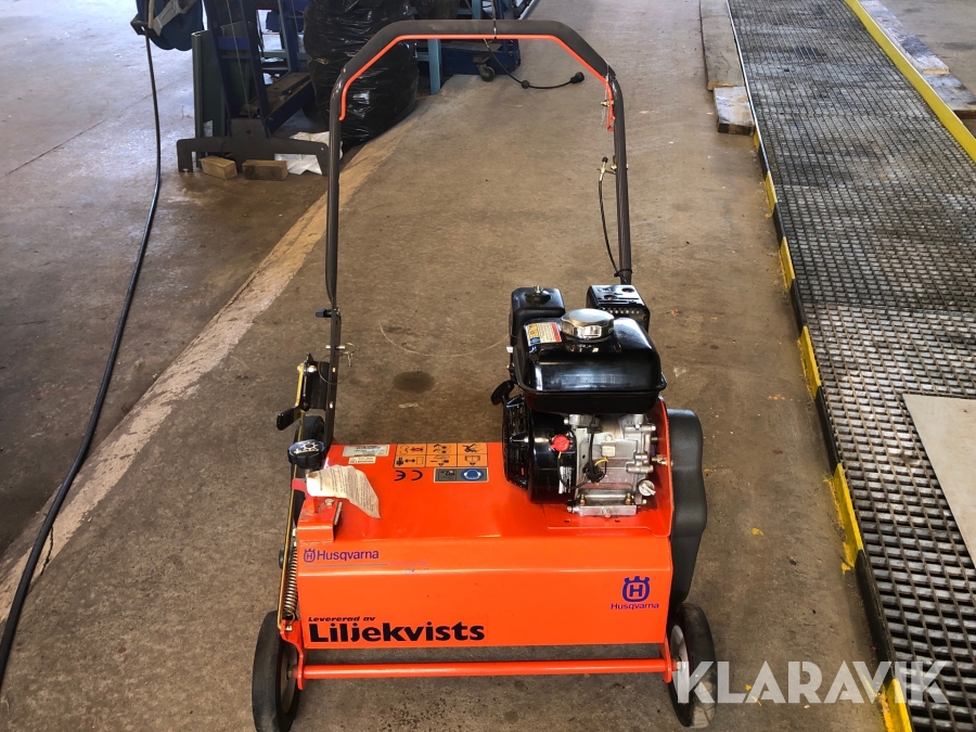 Gräsmatteluftare  Husqvarna  Commercial DT 22 