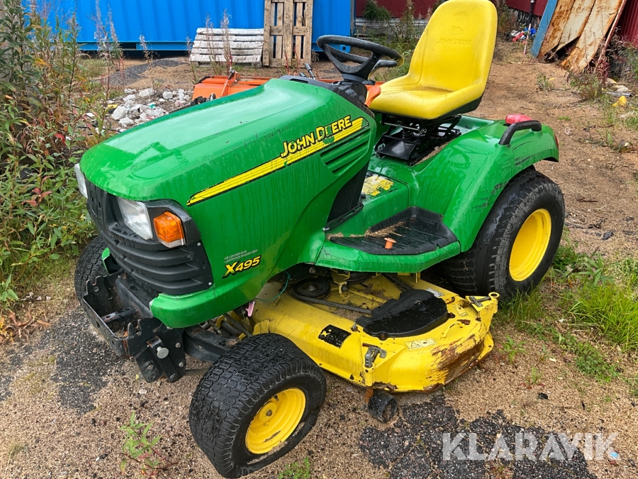 Gräsklippare John Deere X495 med redskap