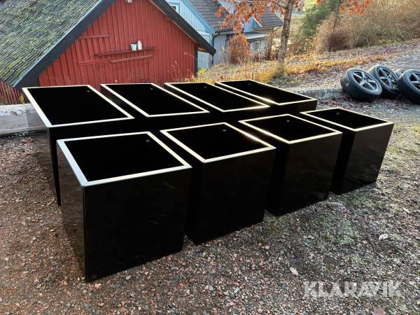 Planteringskärl för utemiljö ADD Garden rostfri svartlackad Magnelisplåt 8 st
