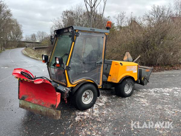 Redskapsbärare Belos Trans Pro 4560 med Vikplog & sandspridare