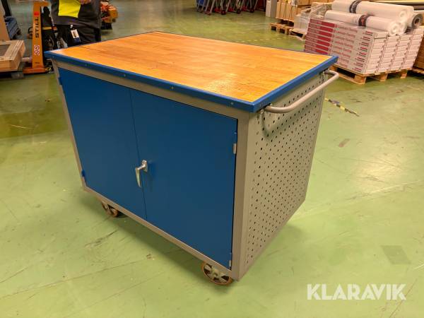 Arbetsbänk på hjul