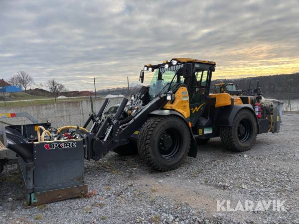 Hjullastare Wille 675A med vikplog & sandspridare