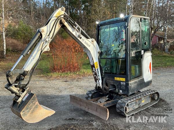 Grävmaskin Bobcat E 19 med bandbreddning och redskap