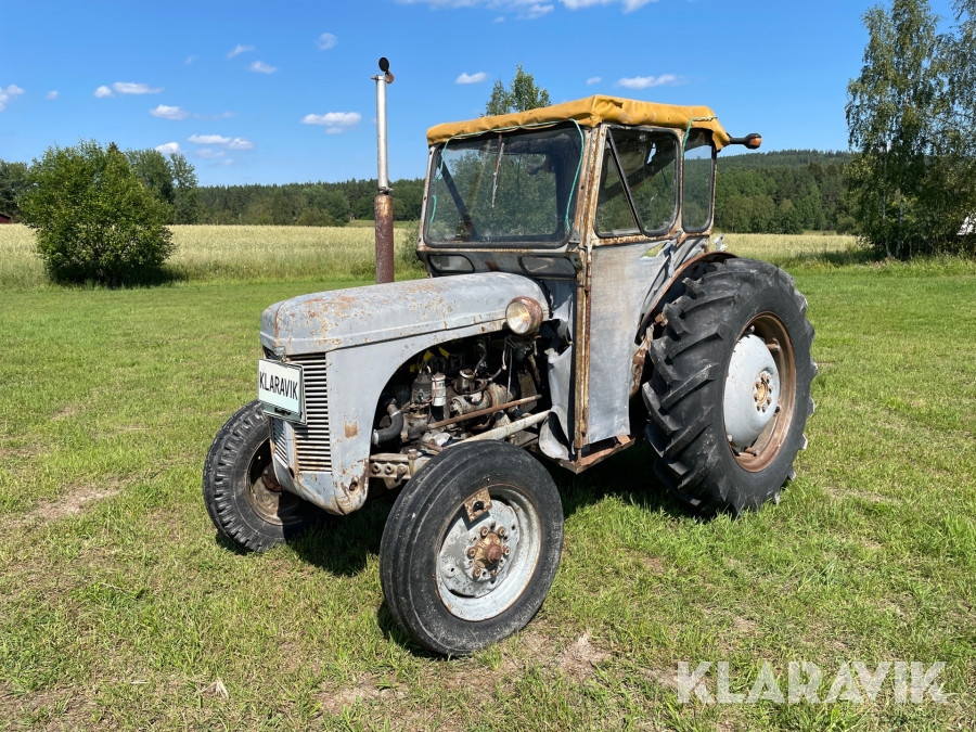 Traktor Ferguson TEA Grålle