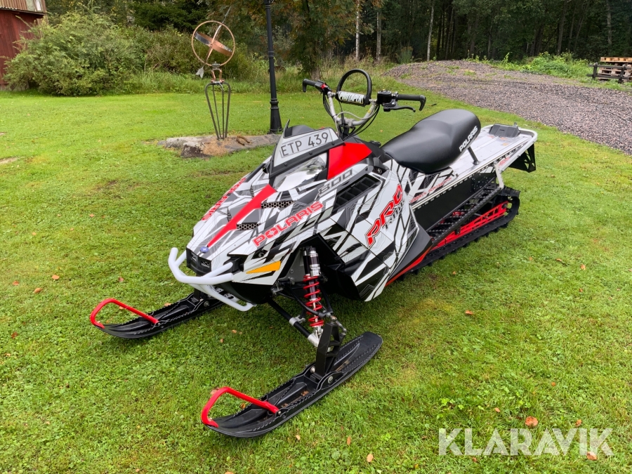 Snöskoter Polaris PRO RMK 800