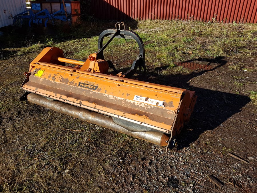 SLAGHACK TILL TRAKTOR