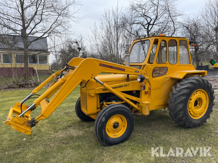 Traktor Massey ferguson 205 industrial med lastare