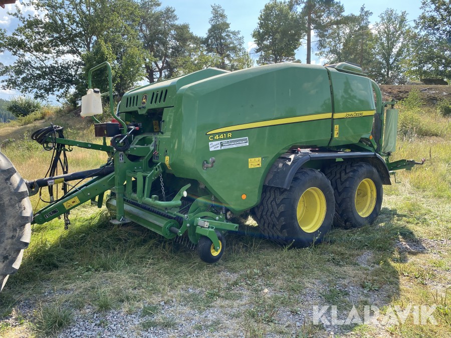 John Deere C441R Inplastarpress 