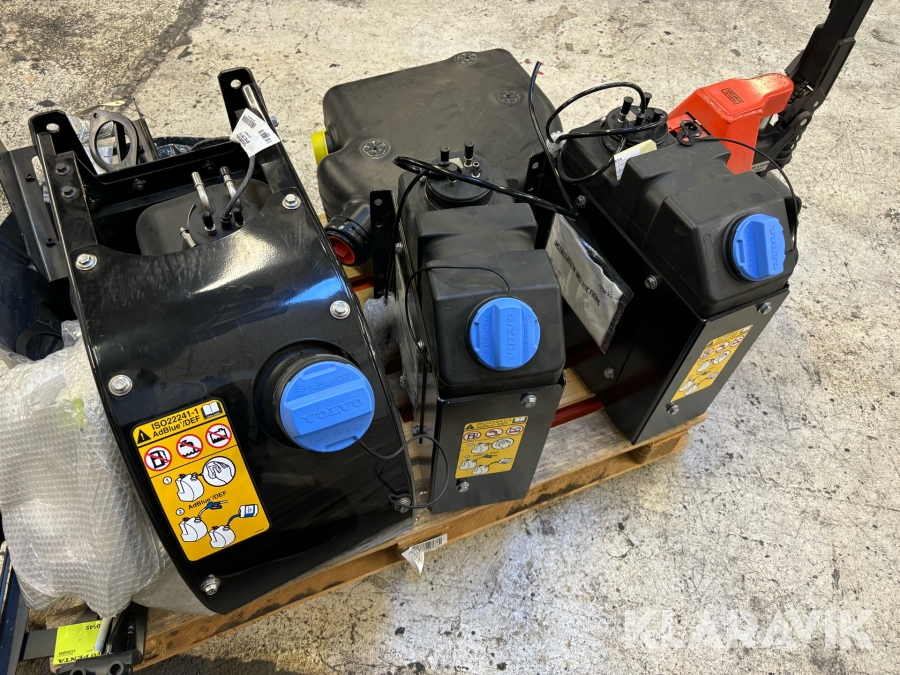 Adblue-tankar till Volvo lastmaskiner 4st