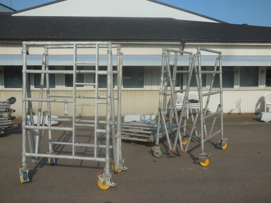 3 st HANTVERKARSTÄLLNINGAR