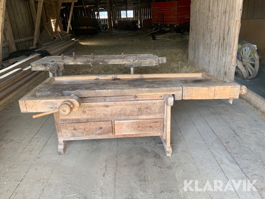 Gamla hyvelbänkar 2 st