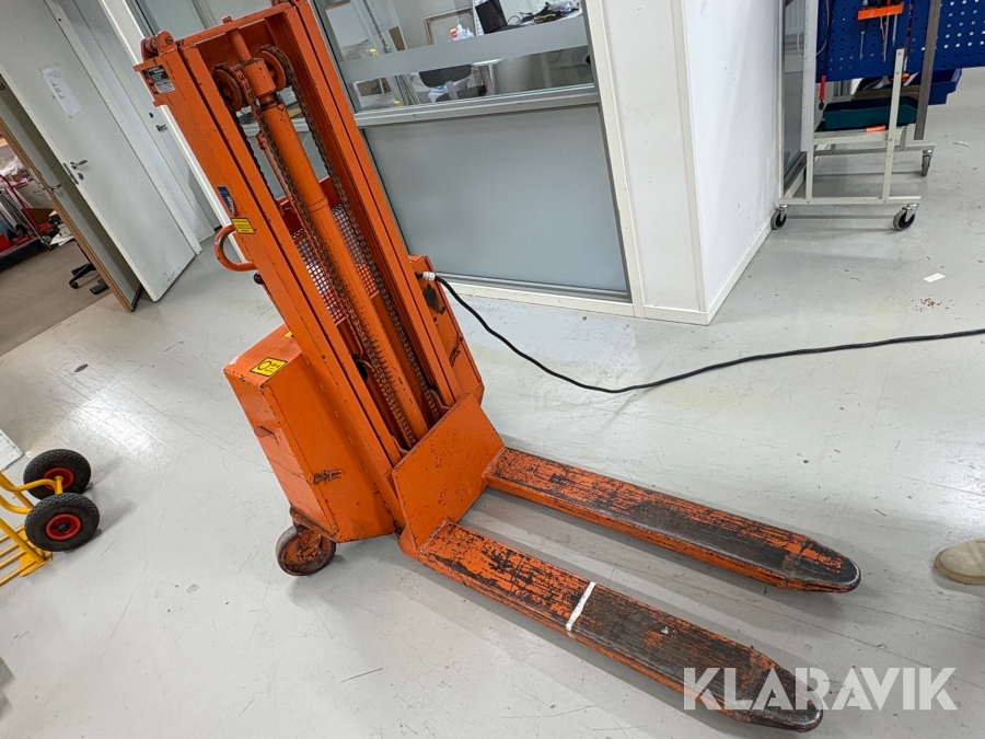 Förrådsstaplare/pallyft Robur 0000