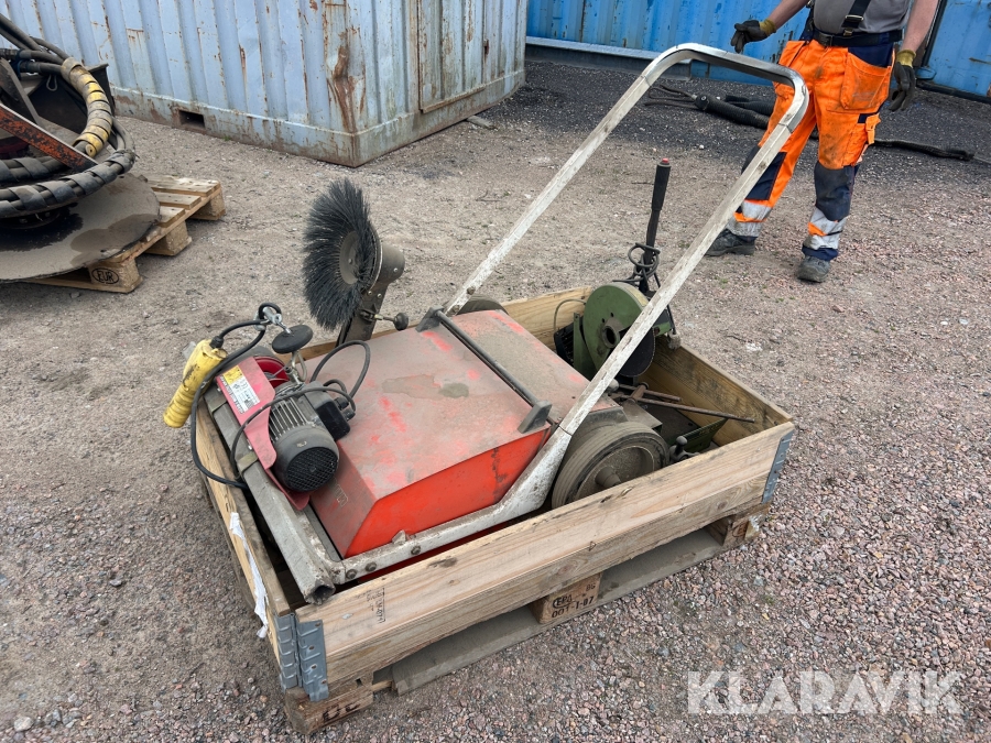 Sopmaskin, metallkap och vinsch Hako