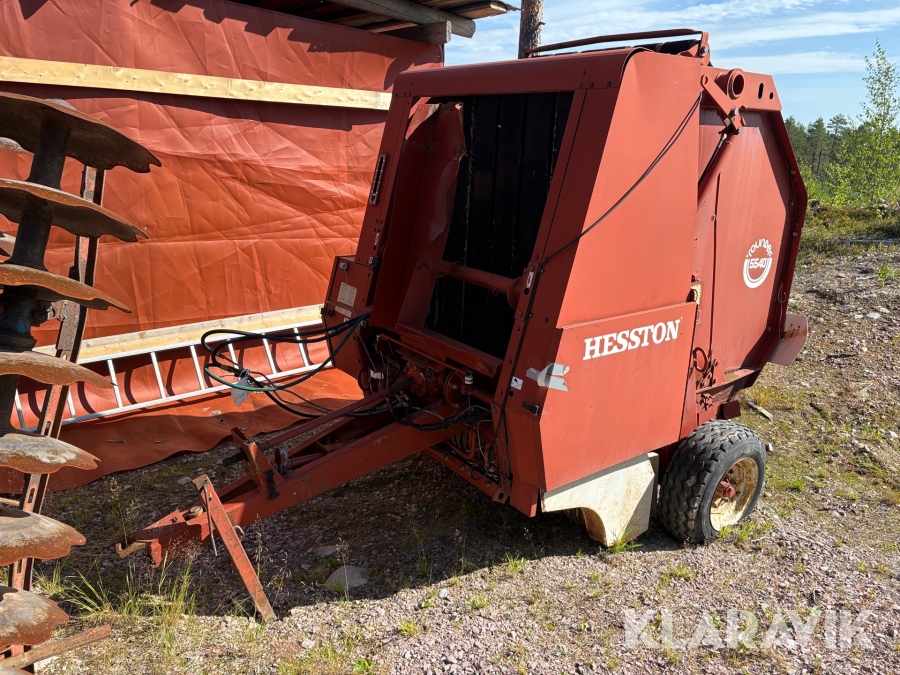 Rundbalspress Hesston 5540 inkl reservdelsmaskin