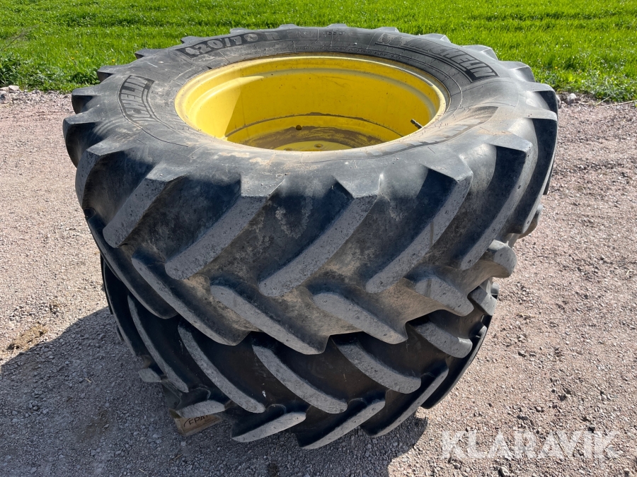 Traktordäck Michelin 420/70 R28 2st