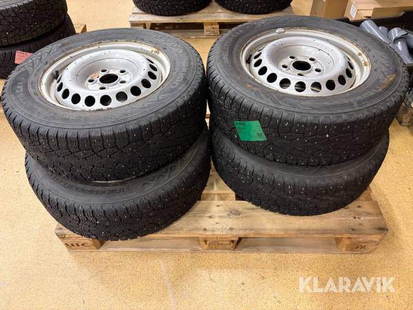 Vinterdäck med fälg 4 st Nokian 215/65R16C (Dubb)