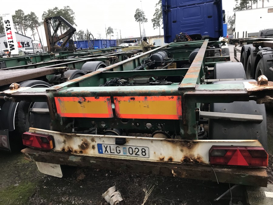 2st container chassi / containersläp