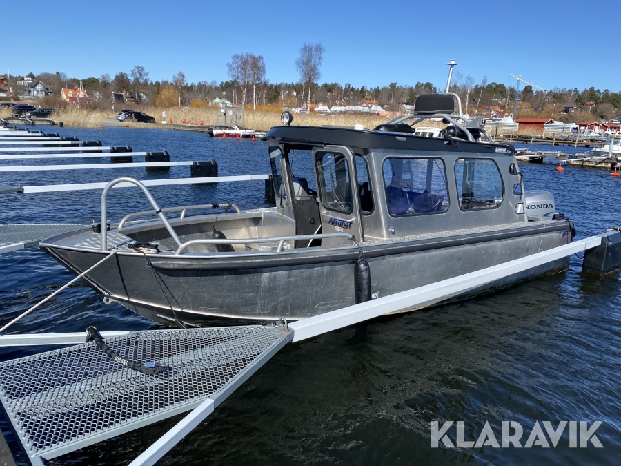 Båt Arronet 23,5 c med Honda 225 hk