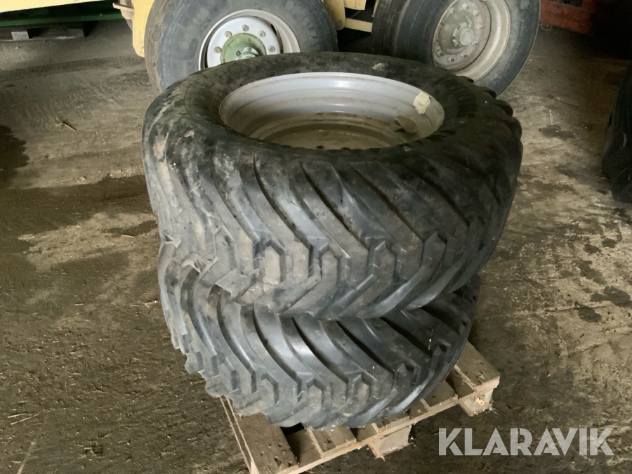 Däck med fälg till vagn Trelleborg Twin 404 2st