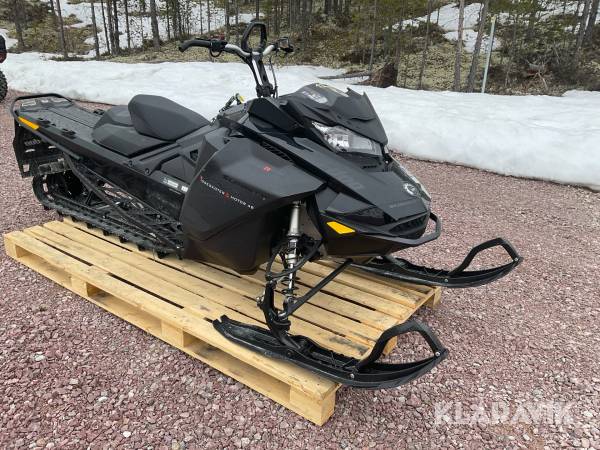 Snöskoter Ski-Doo Summit SP 600R E-TEC