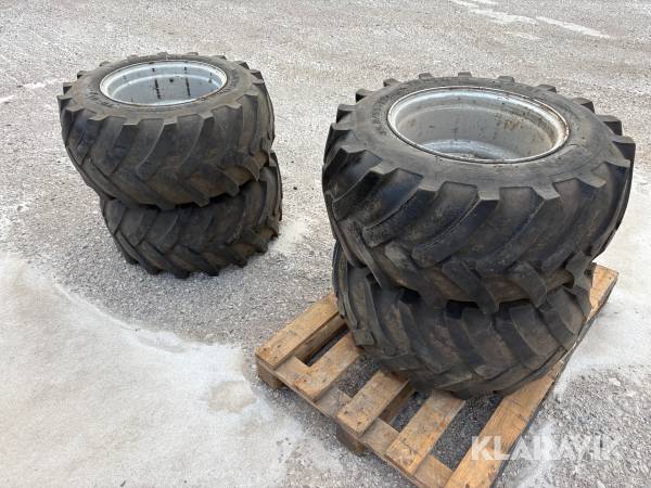 Entreprenaddäck Mitas 15.0/55-17 4st med fälg