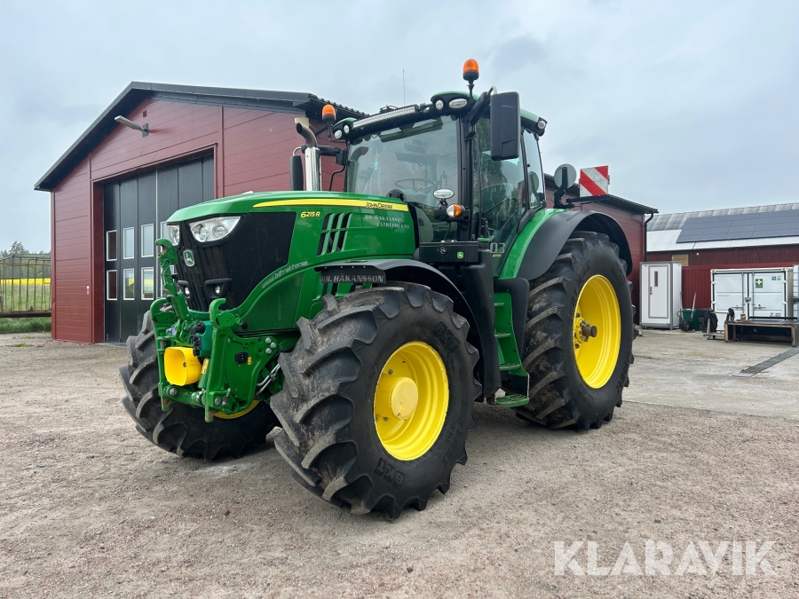 Traktor John Deere 6215R