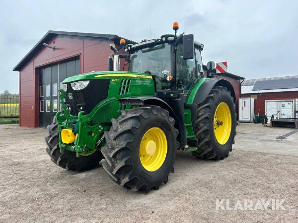 Traktor John Deere 6215R