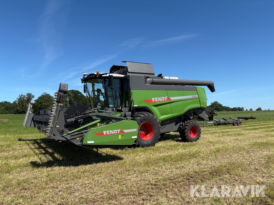 Skördetröska Fendt 6335 C med skärbordsvagn