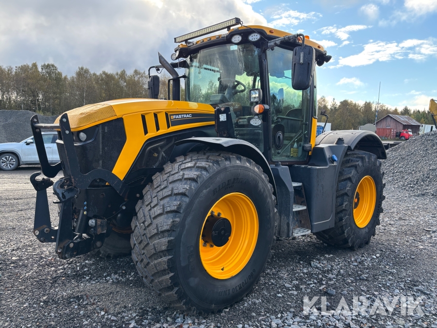 Traktor JCB Fastrac 4220 med lastare