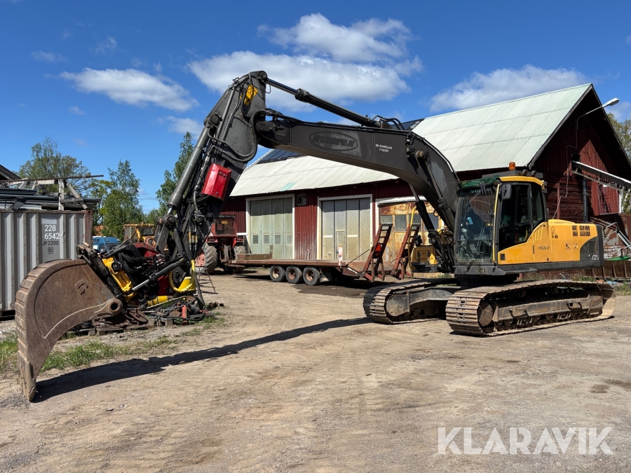 Grävmaskin Volvo EC210 CL med vagn