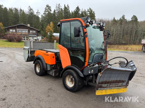 Redskapsbärare Holder B250 med plog och sandspridare