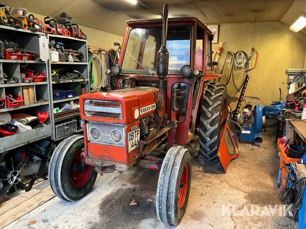 Traktor Volvo BM 430 med lastare och redskap